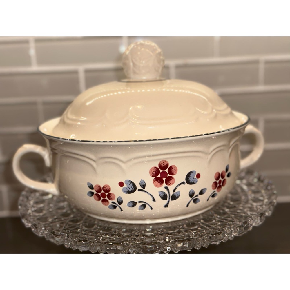 Vintage 70s Hearthside Cumberland Brambleberry Large Tureen Lidded Floral Print